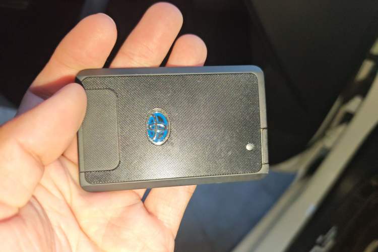 Used Toyota Corolla 2018 Dual-Engine 1.8L E-CVT Smart Edition Vehicle Key