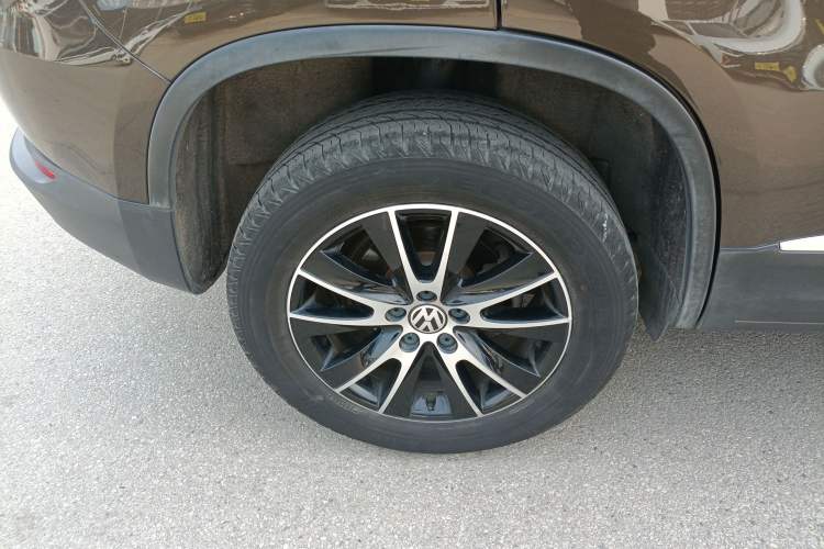 Used Volkswagen Tiguan 2015 1.8TSI Automatic Two-Wheel Drive Luxury Model Right Rear Wheel Hub