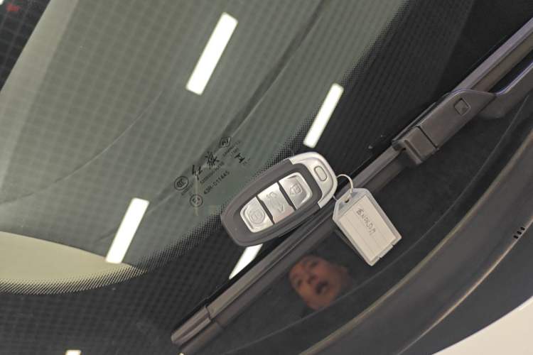 Used Hongqi E-QM5 2025 500km Range Commuter Version