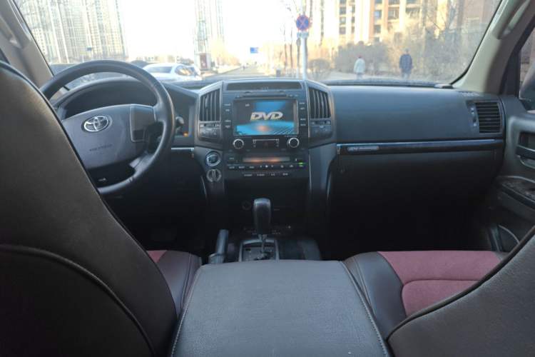 Used Toyota Land Cruiser  Center Console