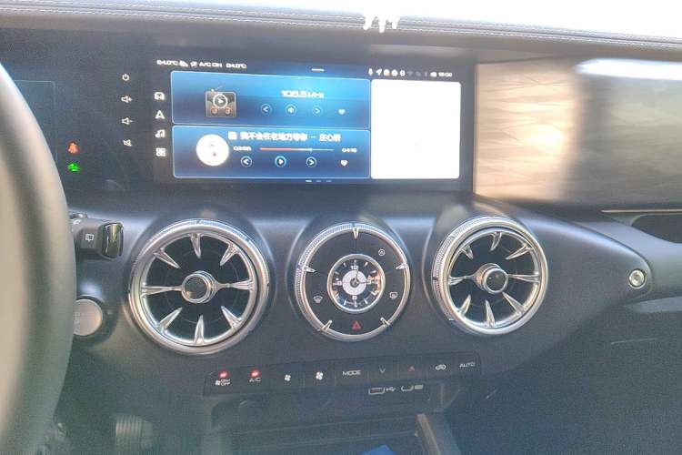 Used Tank 300 2023 City Edition 2.0T—Stylish as Ever
