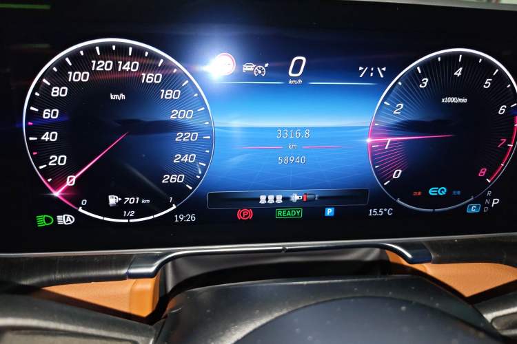 Used Mercedes-Benz S-Class 2021 S 400 L Business Model Odometer Close Up