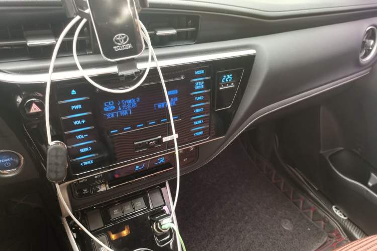 Used Toyota Corolla 2018 Dual-Engine 1.8L E-CVT Smart Edition
