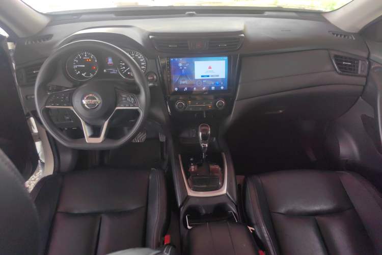 Used Nissan X-Trail 2017 2.0L CVT Comfort Edition 2WD Center Console