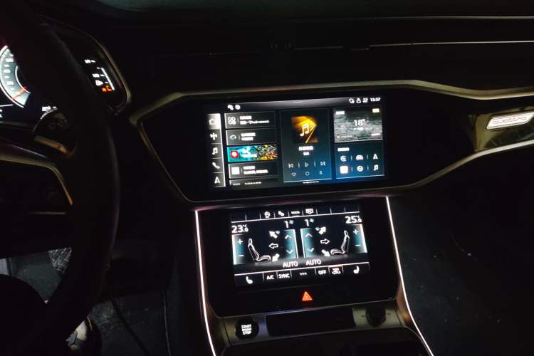 Used Audi A7L 2024 45 TFSI quattro Black Warrior Edition Audio And AC Panel