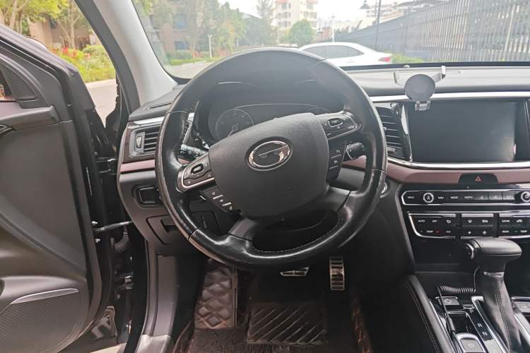 Used GAC Trumpchi GS8 2017 320T Four-Wheel Drive Luxury Smart Connectivity Version (7 Seats)
