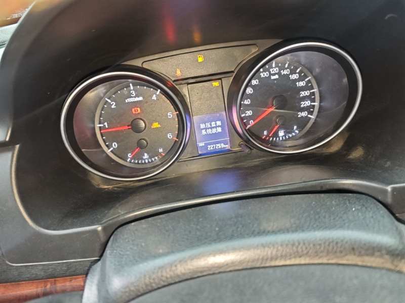 Used Haval H6 2014 Sport Edition 2.0T Diesel Manual Two-Wheel Drive Prestige Model — 13
