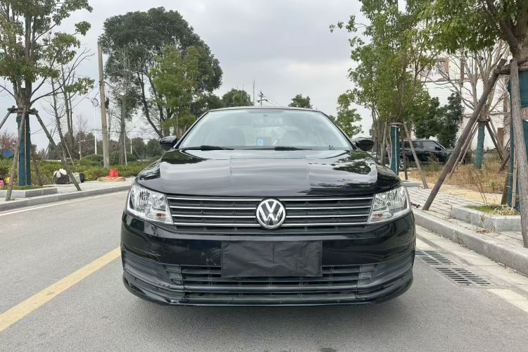 Used Volkswagen Lavida 2015 1.6L Manual Fashion Edition
