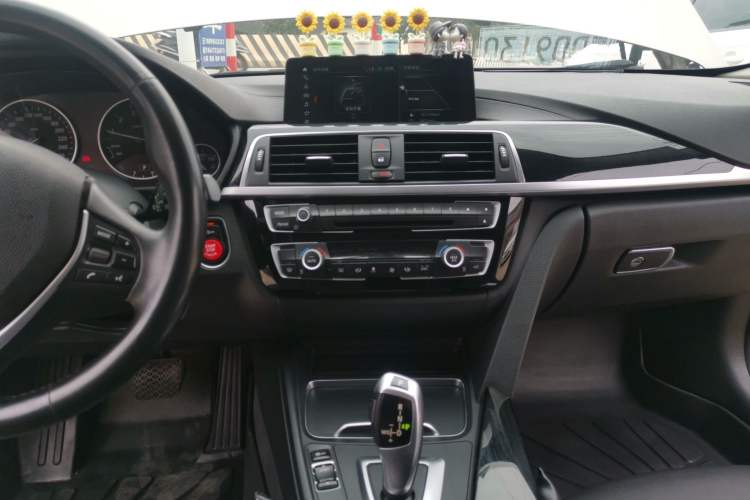 Used BMW 3 Series 2019 320Li Fashion Model Audio And AC Panel