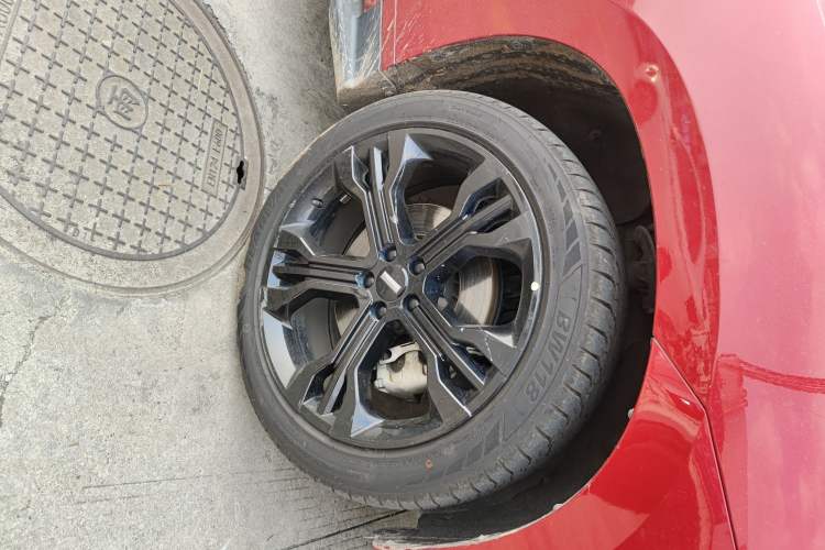 Used Wey VV7 2017 2.0T Flagship Model Right Front Wheel Hub