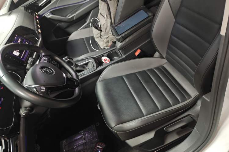 Used Volkswagen Sagitar 2022 280TSI DSG Flyover Edition Left Front Seat