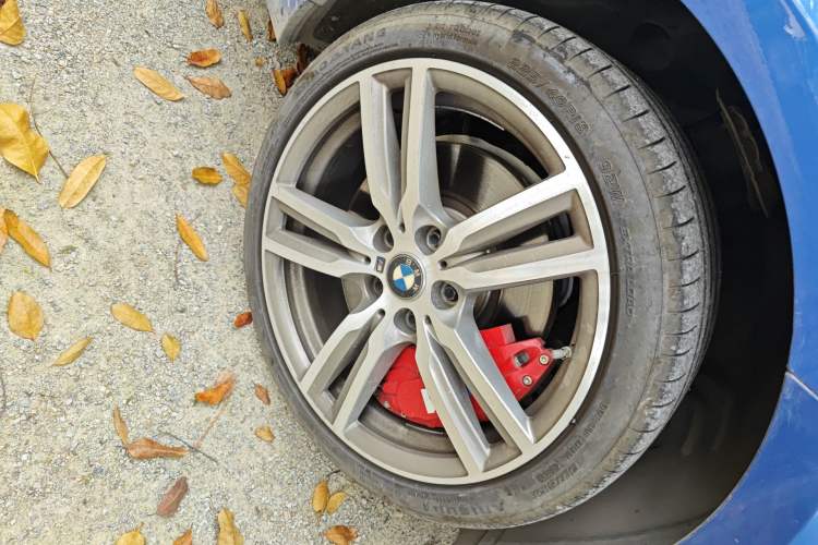 Used BMW 1 Series 2020 125i Leading Model M Sport Package Right Front Wheel Hub