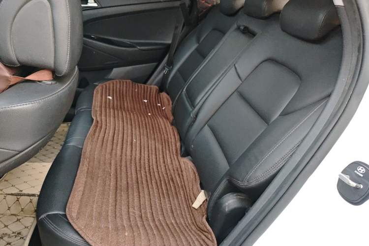 Used Hyundai Tucson 2015 1.6T Dual-Clutch Two-Wheel-Drive Smart Model Left Rear Seat