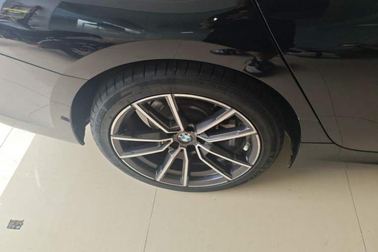 Used BMW 3 Series 2021 Second Facelift 325Li M Sport Package Right Rear Wheel Hub