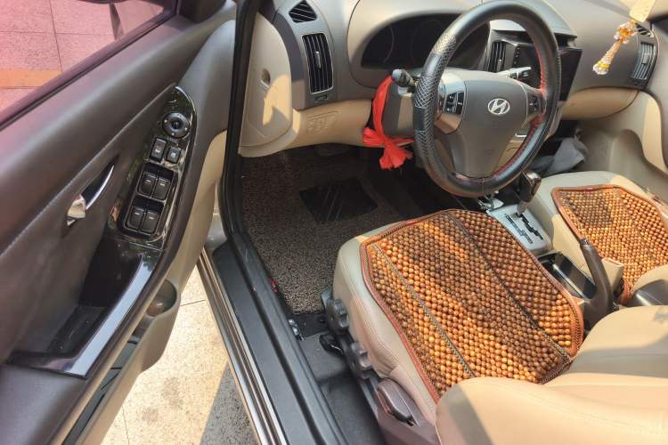 Used Hyundai Celesta 2011 1.6L Automatic Luxury Version Driver Seat