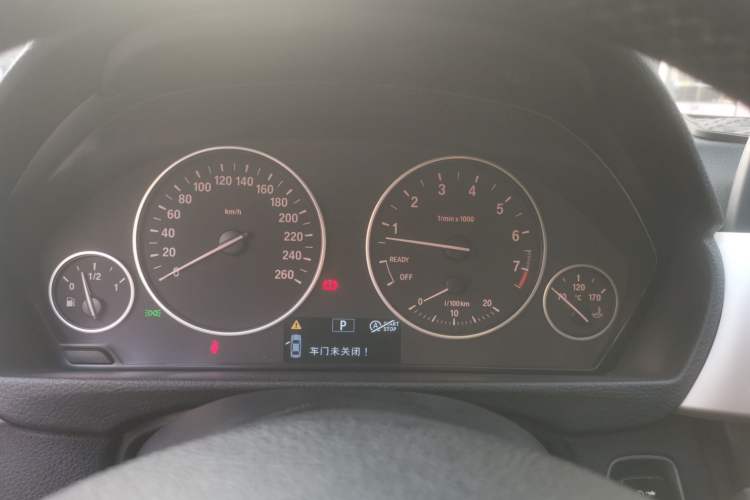 Used BMW 3 Series 2015 320i Luxury Line Stylish Edition