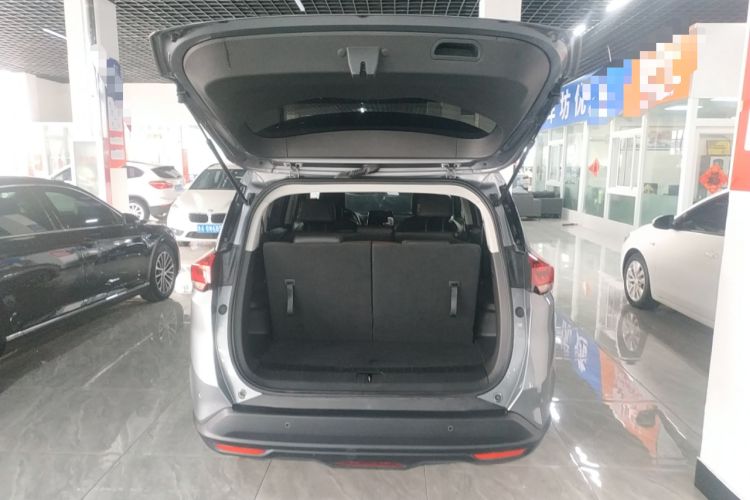 Used Chevrolet Orlando 2020 Light Hybrid Redline 530T Automatic Enjoyment Edition (5+2 Models) Trunk