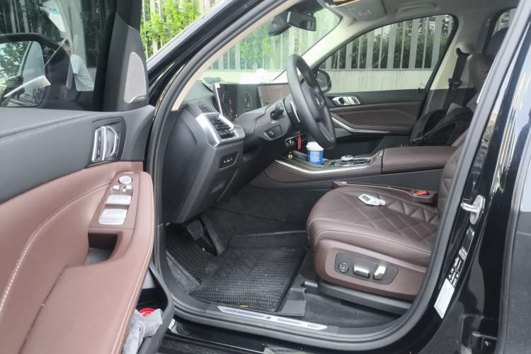 Used BMW X5 2023 xDrive 30Li Luxury M Sport Night Edition Package