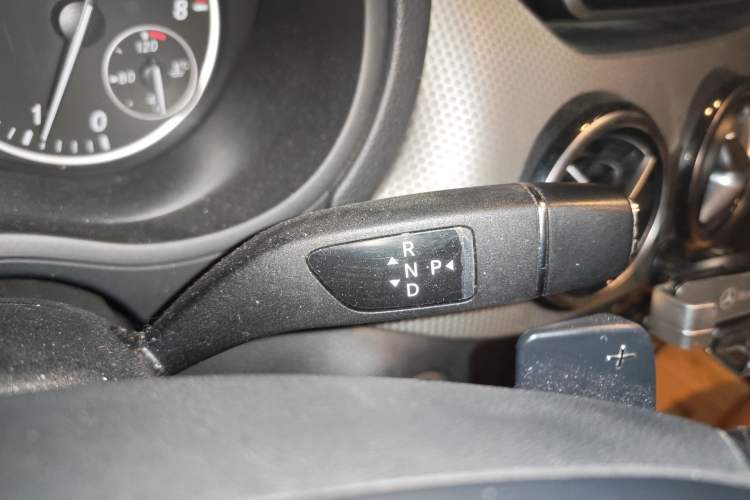 Used Mercedes-Benz B-Class 2012 B 200 Gear Lever