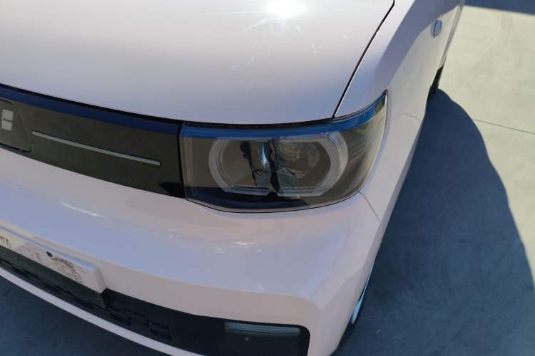 Used Wuling Hongguang MINIEV 2022 Macaron Premium Model – Lithium Iron Phosphate Left Front Headlight