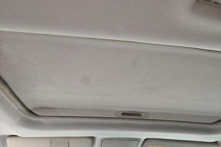 Used JMC Yusheng S350 2013 2.4T Automatic 2WD Diesel Ultra-Luxury 5-Seater