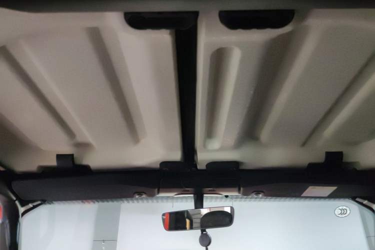 Used Jeep Wrangler 2019 2.0T Sahara Four-Door Version China VI Emission Standard