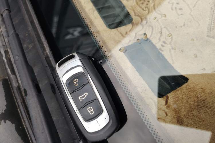 Used Geely Auto Vision X6 2016 1.8L Manual Luxury Model Vehicle Key