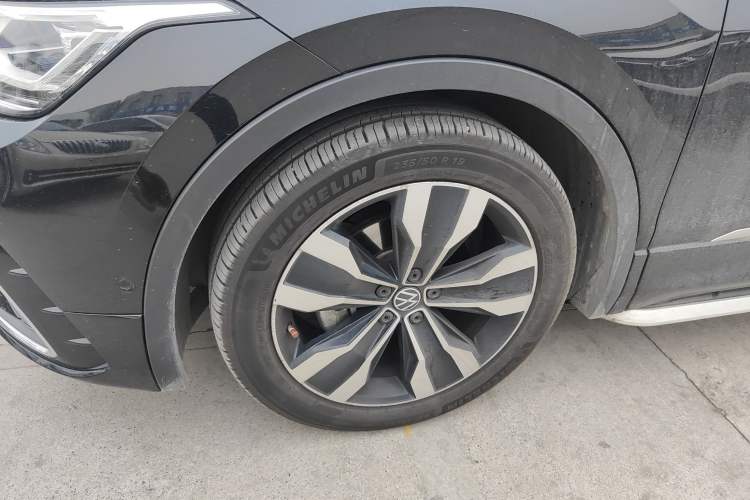 Used Volkswagen Tiguan L 2023 Restyled 330TSI Automatic Two-Wheel Drive R-Line Flagship Edition Left Front Wheel Hub