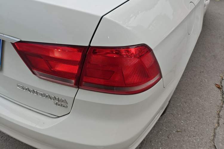 Used Volkswagen Santana 2015 1.6L Automatic Fashion Edition