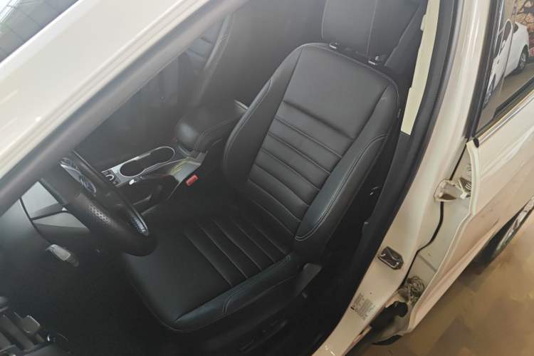 Used Ford Kuga 2015 2.0L GTDi Four-Wheel Drive Prestige Model
