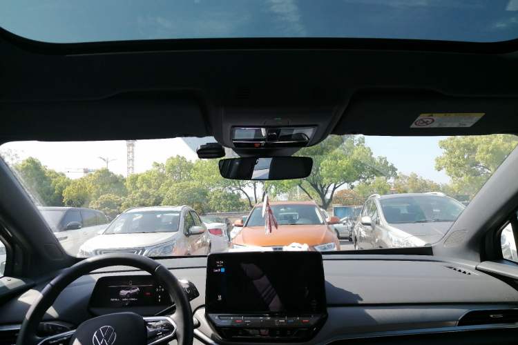 Used Volkswagen ID.4 CROZZ 2021 Long-Range PRO Two-Wheel Drive Version
