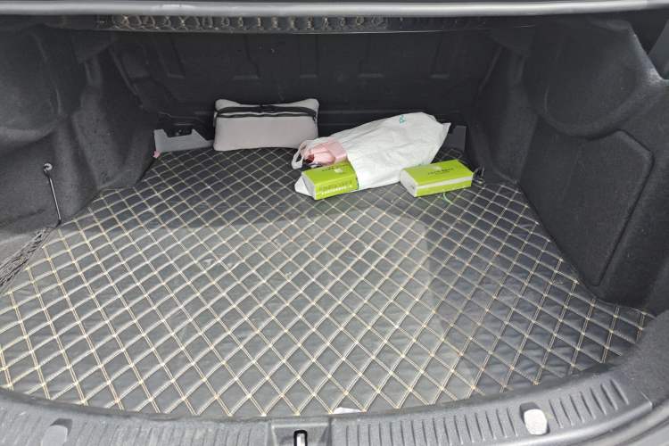 Used Mercedes-Benz E-Class 2022 E 260 L 4MATIC Trunk