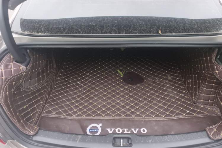 Used Volvo S60 2022 B4 Zhiyi Luxury Edition