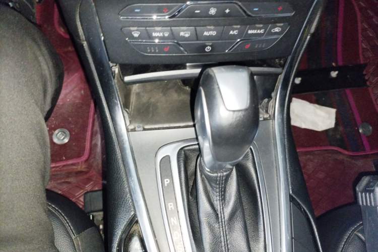 Used Ford Edge 2018 EcoBoost 245 Two-Wheel-Drive Titanium 7-Seater China VI Standard
