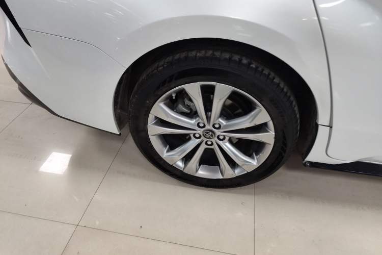 Used Toyota Sienna 2023 2.5L Hybrid Deluxe Edition
