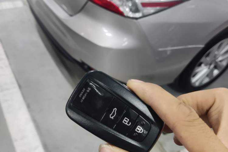 Used Toyota Avalon 2019 Dual-Engine 2.5L Luxury Edition China VI Standard
