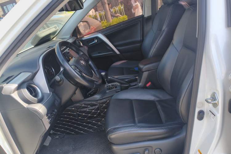 Used Toyota RAV4 2016 2.0L CVT Two-Wheel Drive Smart Edition China V Standard