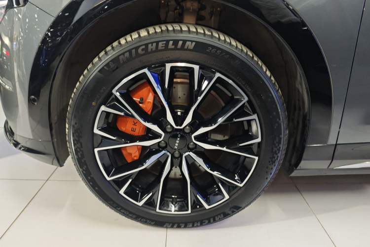 Used Zeekr 7X 2025 100 kWh Long-Range Rear-Wheel Drive with Intelligent Driving Features