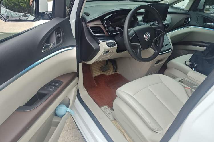 Used Buick GL8 2023 Land Executive Class Comfort Model Driver Seat