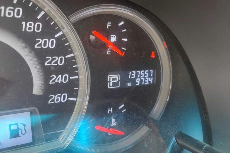 Used Nissan Teana 2011 2.5L XL Glory Edition Odometer Close Up
