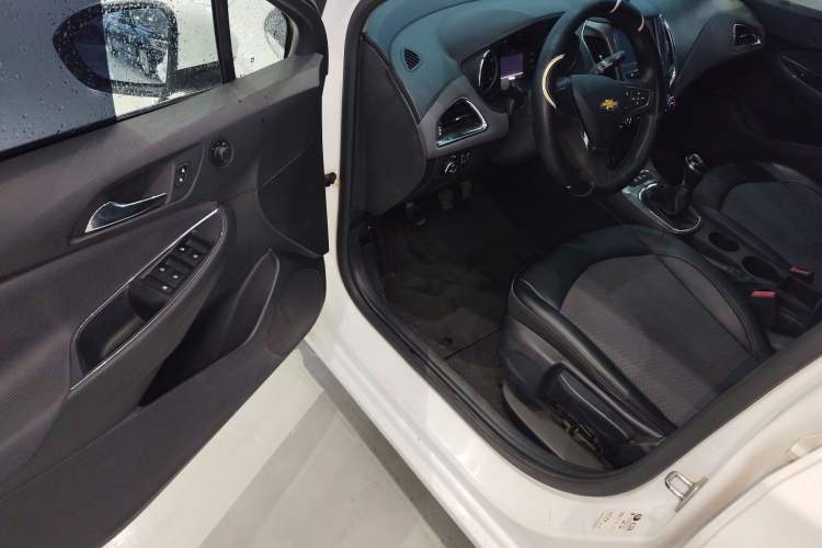 Used Chevrolet Cruze 2017 1.5L Manual Xuanfeng Edition