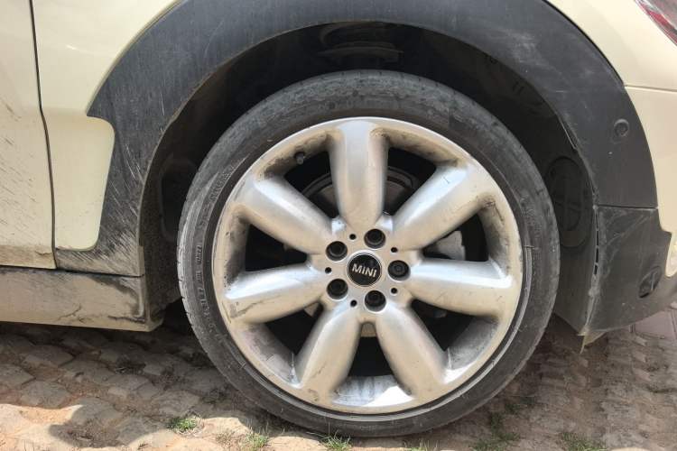 Used MINI Clubman 2018 1.5T COOPER Artist Right Front Wheel Hub