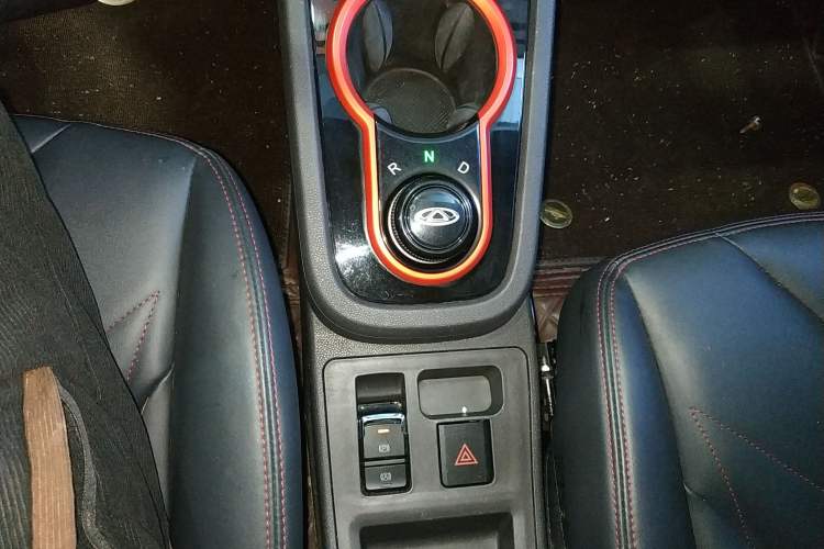 Used Chery QQ Little Ant 2022 Restyled Version Sweet Pink Edition Half-Sugar Version 28.8 kWh 30 kW 301 km Gear Lever