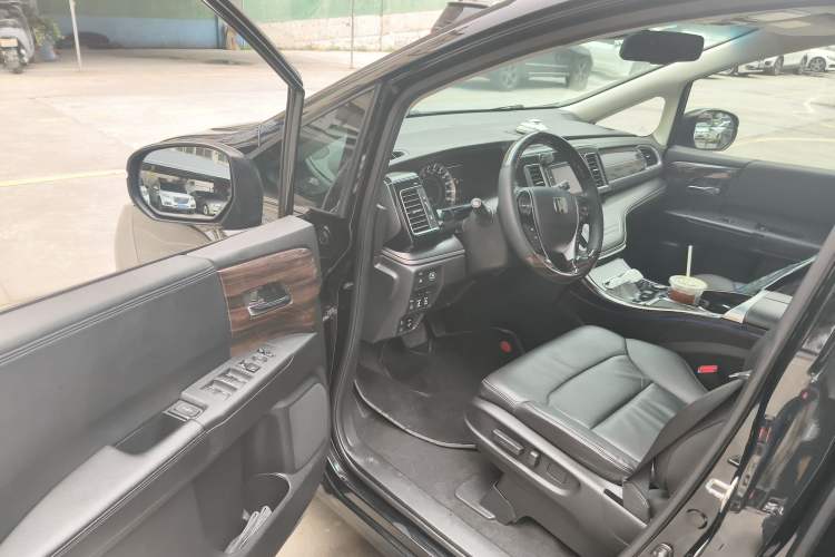 Used Honda Elysion 2016 2.4L Supreme Edition Driver Seat