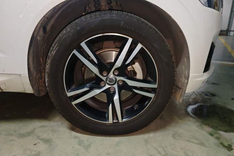 Used Volvo XC60 2019 T5 4x4 Smart & Dynamic Sport Edition China VI Standard
