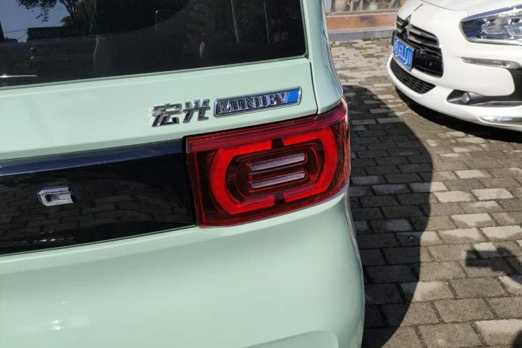 Used Wuling Hongguang MINIEV 2021 Macaron Fashion Model Lithium Iron Phosphate Exterior 3