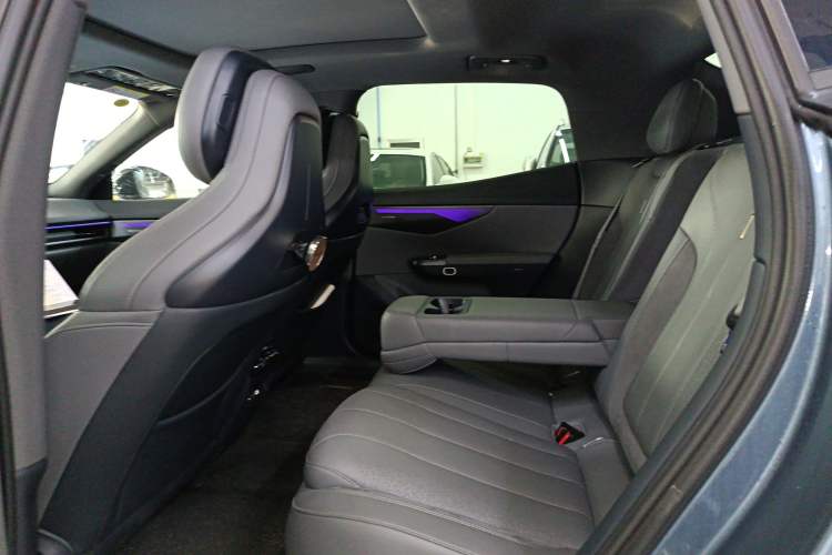 Used Lynk & Co 07 2024 EM-P 126 Long-Range Ultra Left Rear Seat