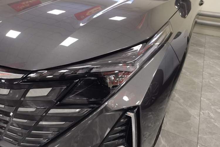 Used CHANGAN UNI-Z New Energy 2024 Blue Whale Smart Electric iDD 125km Beyond Edition Left Front Headlight