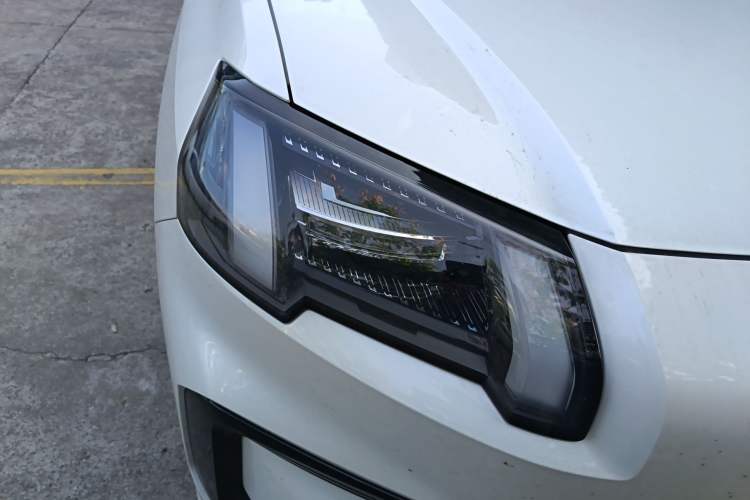 Used AION V 2024 Aion Tyrannosaurus 650 LiDAR Edition
