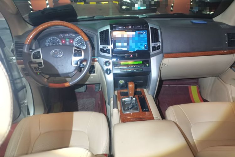 Used Toyota Land Cruiser 2015 4.6L V8 Middle East Limited Edition
